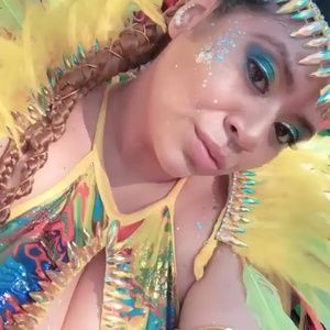 Meet your Posher, Neli